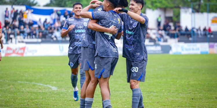 Primera B: 12 de Octubre de Itauguá se consolida en la cima y River es nuevo escolta