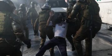 Casi 300 detenidos en Chile durante protestas por el golpe de Estado de 1973