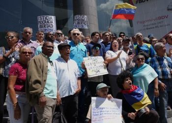 Venezuela reporta casi 30 excarcelaciones, entre ellas presos por motivos políticos
