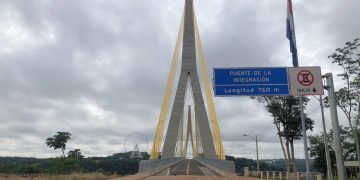 Migraciones analiza reducir el costo de la tarjeta vecinal para cruzar por el Puente de la Integración