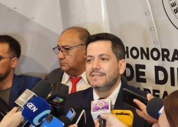 Latorre alerta por renuncia de médicos: «hay vacíos que no pueden sustituirse»
