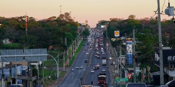 MOPC pide a vecinos retirar nichos y carteles antes del avance de obras en la Ruta PY01