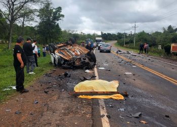 Docente muere tras choque frontal entre una camioneta y un camión en Yuty