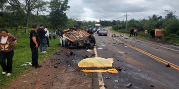 Docente muere tras choque frontal entre una camioneta y un camión en Yuty