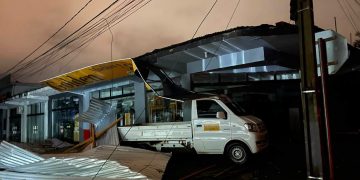 Fuerte tormenta causa destrozos y cortes de energía en Saltos del Guairá