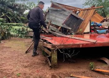 Un muerto y varias casas afectadas por un posible tornado en San Pedro Misiones