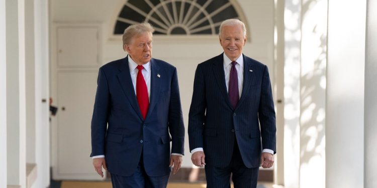 Trump revocó reglas de Biden sobre identidad de género en discriminación por sexo