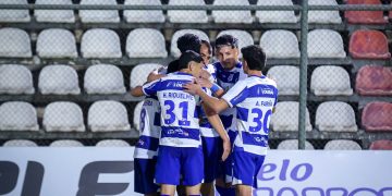 2 de Mayo vence de visitante a San Lorenzo y sigue como solitario puntero