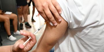 Salud amplía vacunación contra el dengue a personas de 6 a 60 años