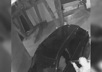 Violento asalto en Capiatá: delincuentes irrumpieron en una vivienda y robaron una camioneta