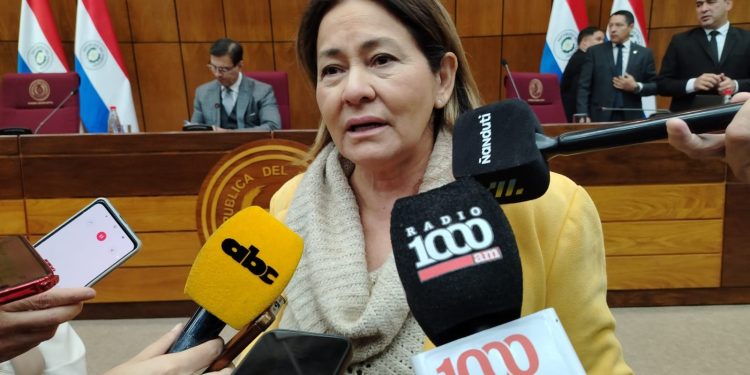 Bicameral analiza recortes en ministerios para dar cobertura al sector sanitario