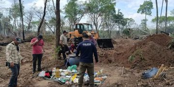 Localizan escondite subterráneo en Horqueta con elementos que pertenecerían a Félix Urbieta