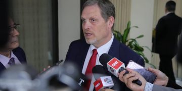 Chase sostiene que los pedidos de informe al BCP buscan transparentar fusiones recientes