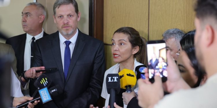 Senado y Sinamed logran acercamientos para fijar un piso salarial en salud