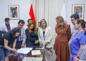 Médicos especialistas dejan sin efecto sus renuncias tras acuerdo con el Ministerio de Salud