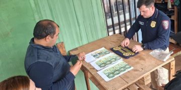 Comitiva fiscal y policial captura a sospechoso de extorsión y tráfico de influencias