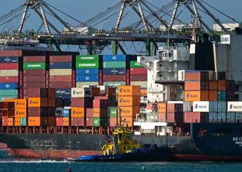 Exportaciones crecen 24,7% y generan superávit comercial