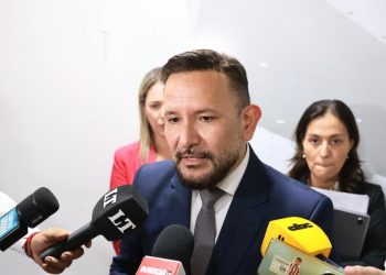 Derlis León expone plan del IPS ante el Congreso: más medicamentos y concurso de médicos