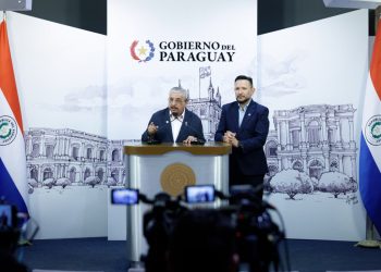 Ministro de Salud y titular del IPS presentan plan de cooperación e inversión en insumos