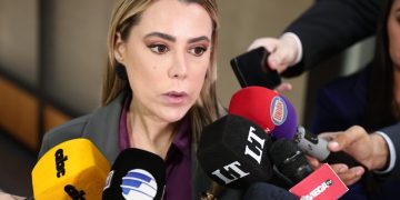 Lizarella afirma que se siente «estafada» por Hernán Rivas
