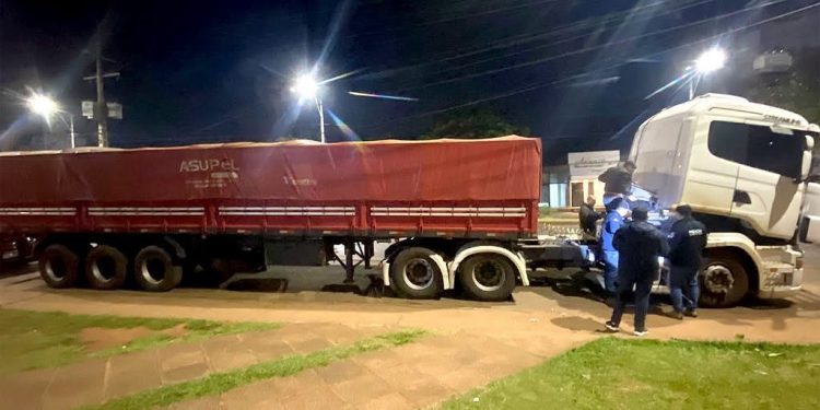 Denuncian que agentes de Investigaciones de Ciudad del Este se apropiaron de panes de droga