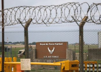 Cinco detenidos y evacuaciones cerca de una base militar en Reino Unido