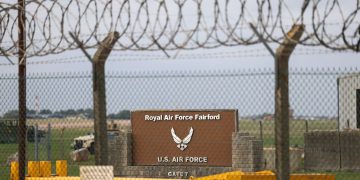 Cinco detenidos y evacuaciones cerca de una base militar en Reino Unido