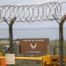 Cinco detenidos y evacuaciones cerca de una base militar en Reino Unido