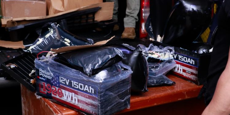 La SENAD incauta más de 102 kilos de marihuana «premium» oculta en baterías de vehículo