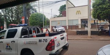 Mediante una engañosa maniobra de distracción, roban millones a una pareja en Ciudad del Este