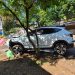 Conductor ebrio atropella a peatón, huye sin pagar combustible y choca en el centro de Luque