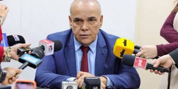 «Bachi» Núñez aboga por universalizar el piso salarial médico para destrabar conflicto
