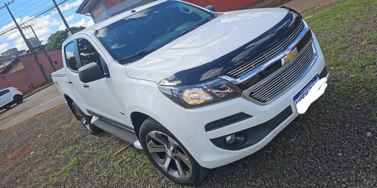 Simularon comprar una camioneta para maniatar y robar a un ciudadano brasileño