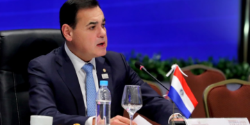 Canciller inicia en Bruselas una gira estratégica que continuará en París con la OCDE