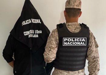 Molesto por humo de un asado, disparó contra casa de un vecino
