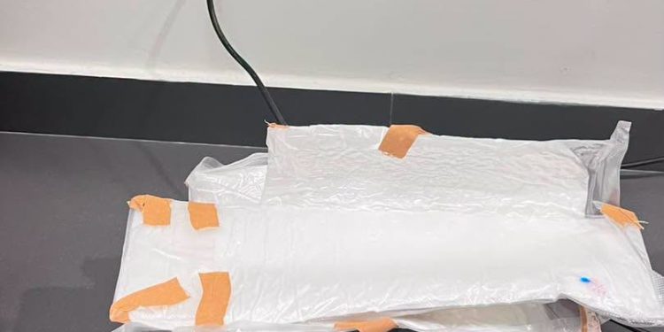 Paraguaya detenida en Foz cuando intentaba llevar 1,1 kilos de cocaína a Francia