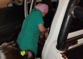Policías asistieron a una mujer que dio a luz a un costado de la Ruta PY05