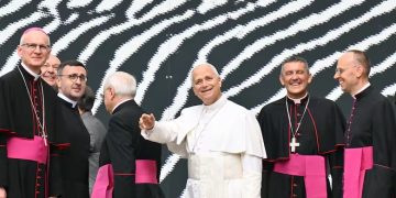 El papa León XIV revoca los recortes salariales que Francisco aplicó a cardenales y altos cargos