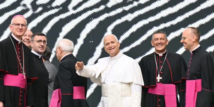 El papa León XIV revoca los recortes salariales que Francisco aplicó a cardenales y altos cargos