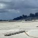 Avión de carga de Amazon se sale de la pista y se estrella en Miami
