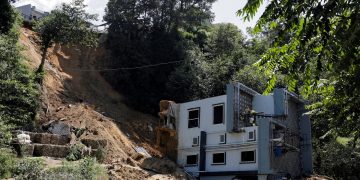 Nepal enfrenta una nueva tragedia tras avalancha que dejó varios muertos