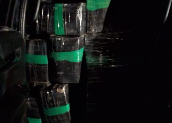 Tras persecución, encontraron camioneta abandonada con presunta marihuana