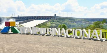 Itaipú mantiene abiertas las compuertas de su vertedero para controlar el embalse