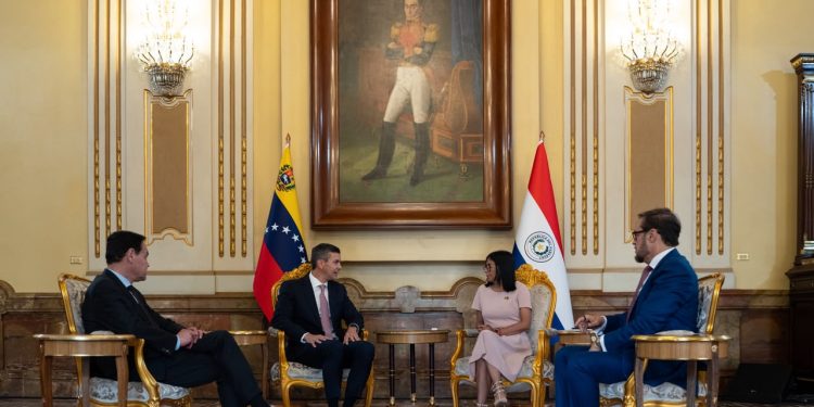 Patria Querida sostiene que el encuentro entre Peña y Delcy Rodríguez «avergüenza» al país