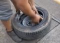 Hallaron unas 40 ampollas para adelgazar dentro de la rueda de auxilio