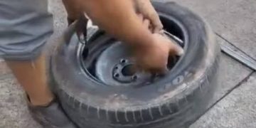 Hallaron unas 40 ampollas para adelgazar dentro de la rueda de auxilio