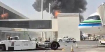 Ataque con misil contra aeropuerto de Riad deja 12 muertos y más de 300 heridos
