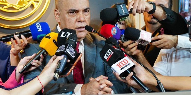 Titular del Senado desmintió «guerra personal» por informe del BCP