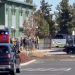 Murieron tres niños, una maestra y el presunto atacante de 16 años