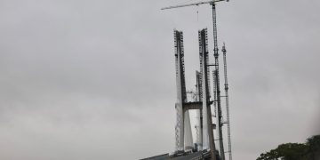 Puente de la Bioceánica: trabajan en los tirantes y terminaciones de la estructura